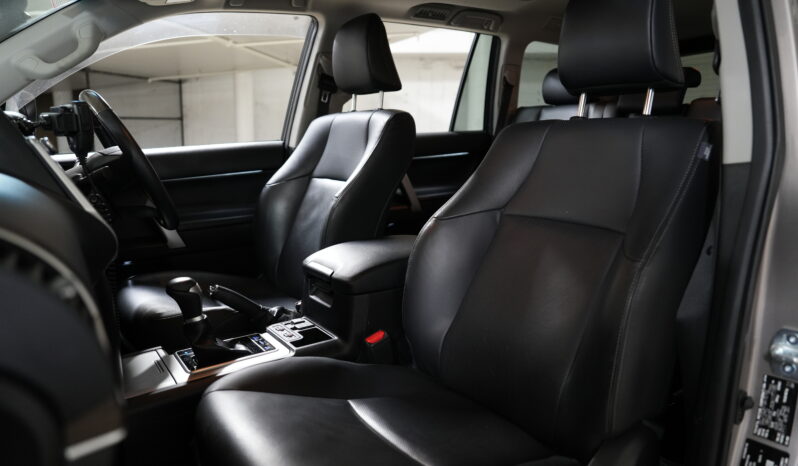 2020 Toyota Landcruiser Prado Kakadu full