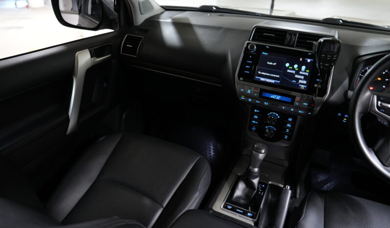 2020 Toyota Landcruiser Prado Kakadu full