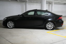 2016 Lexus IS200t Luxury full