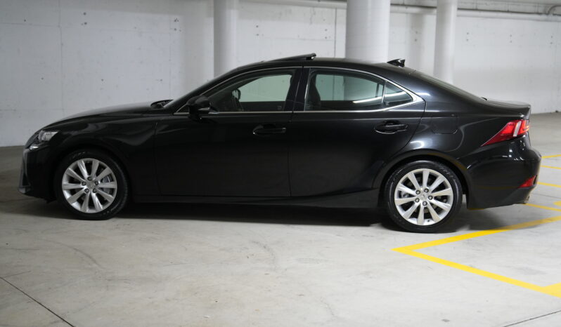 2016 Lexus IS200t Luxury full