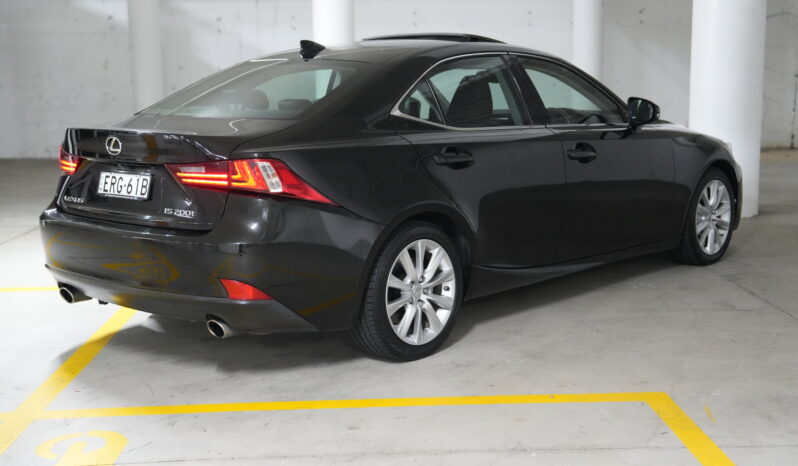 2016 Lexus IS200t Luxury full