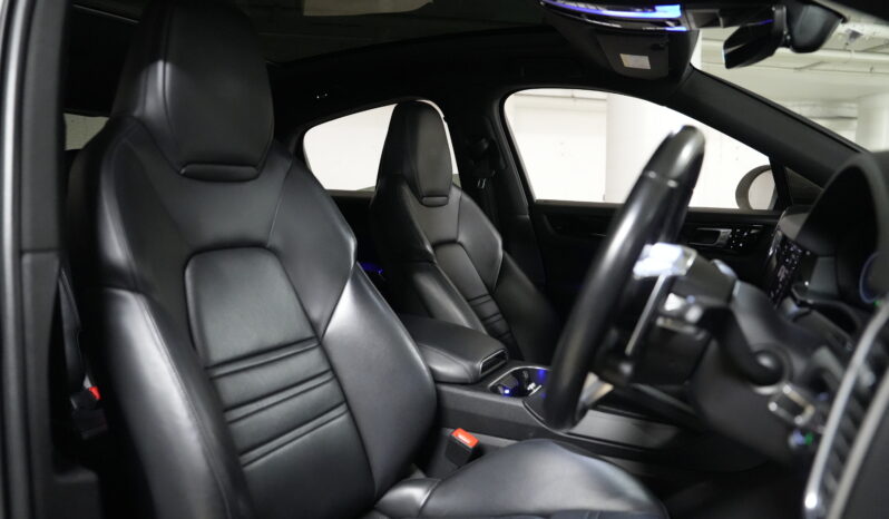 2020 Porsche Cayenne S Coupe full