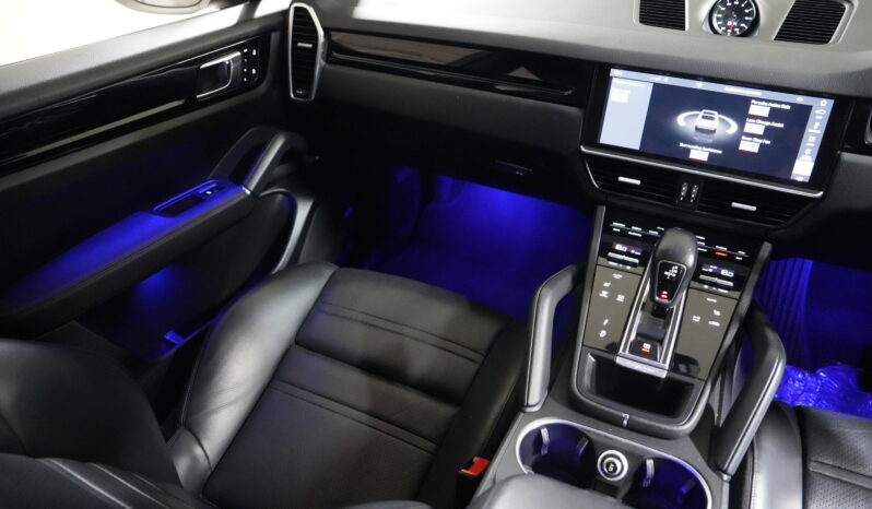 2020 Porsche Cayenne S Coupe full