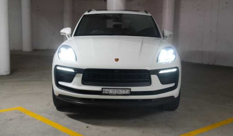 2021 Porsche Macan MY22 full