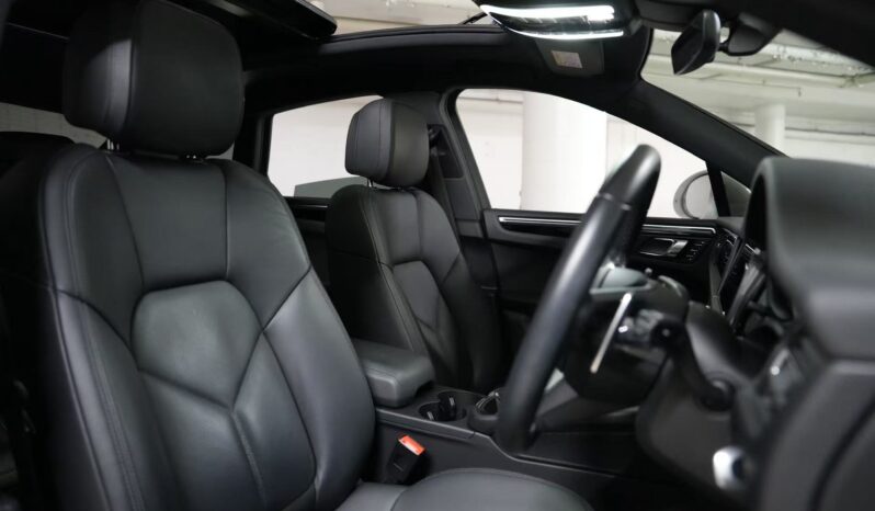 2021 Porsche Macan MY22 full