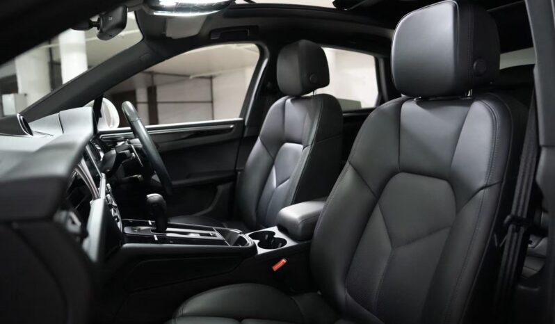 2021 Porsche Macan MY22 full