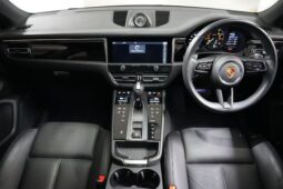 2021 Porsche Macan MY22 full
