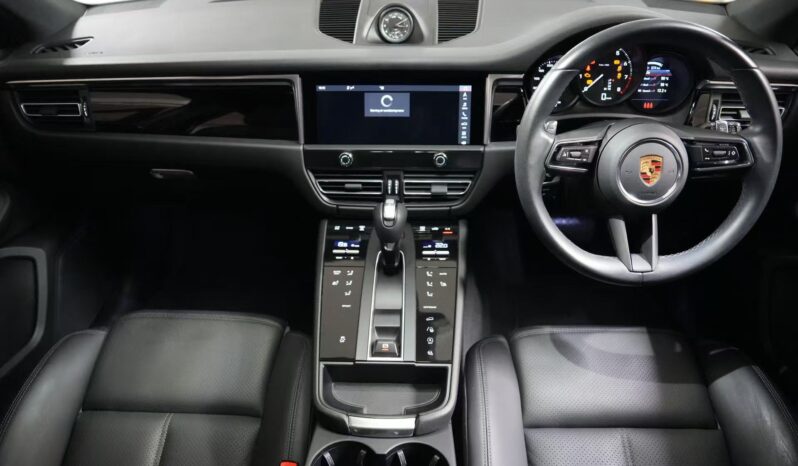 2021 Porsche Macan MY22 full