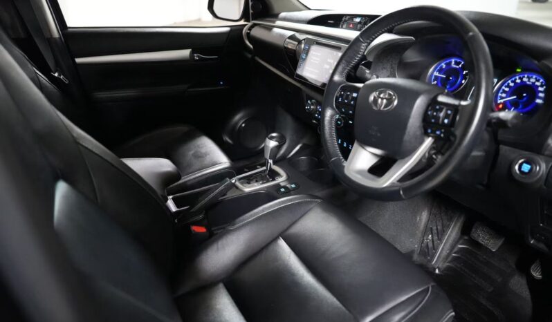 2020 TOYOTA HILUX SR5 (4×4) GUN126R full