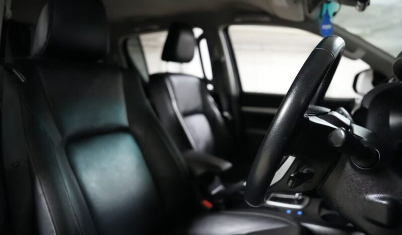 2020 TOYOTA HILUX SR5 (4×4) GUN126R full